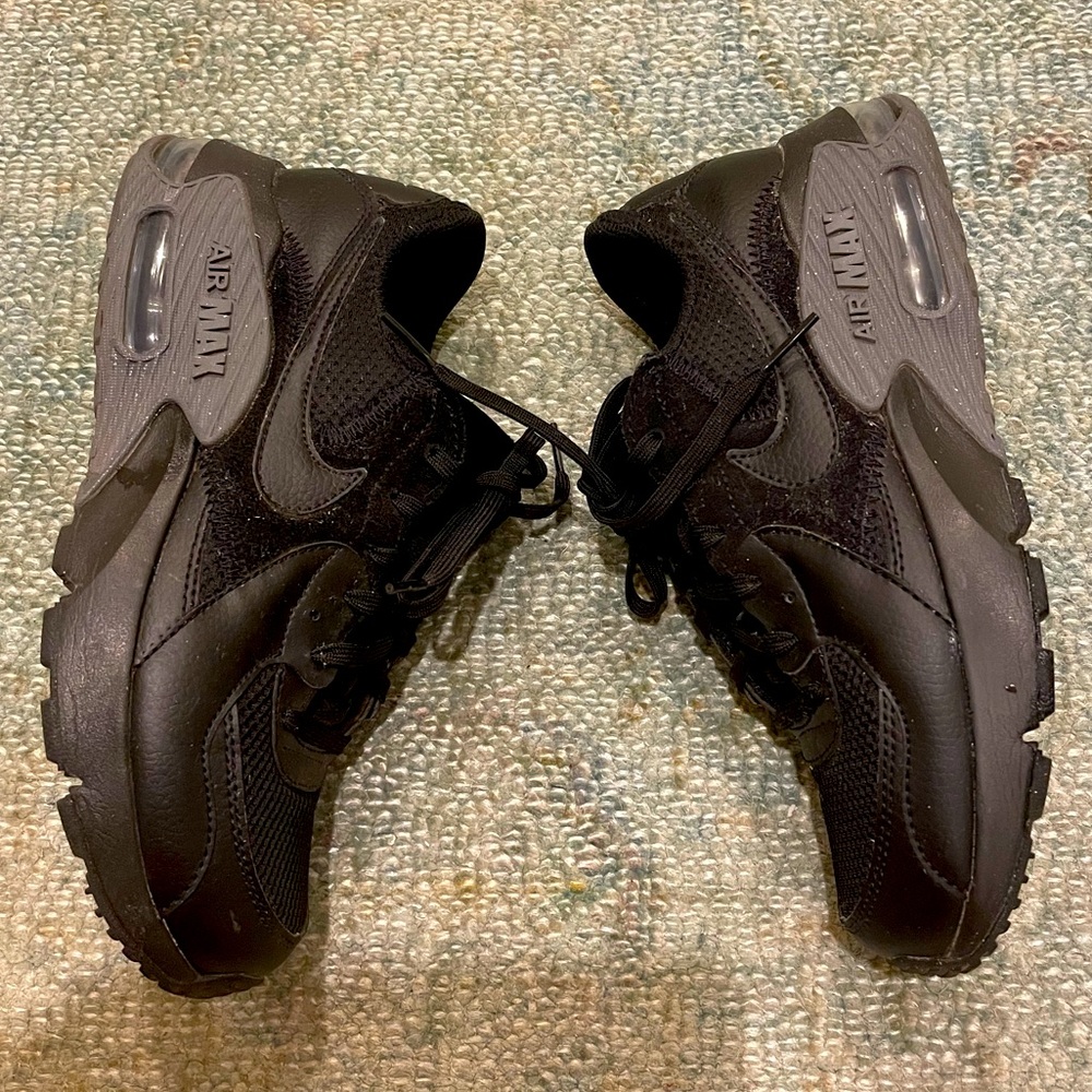 BLACK NIKE AIR MAX